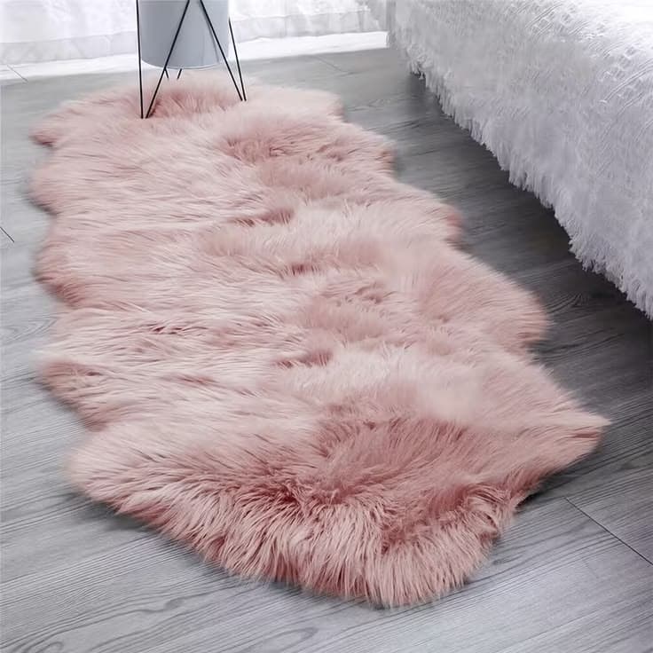 Fluffy bedside mat — view 3
